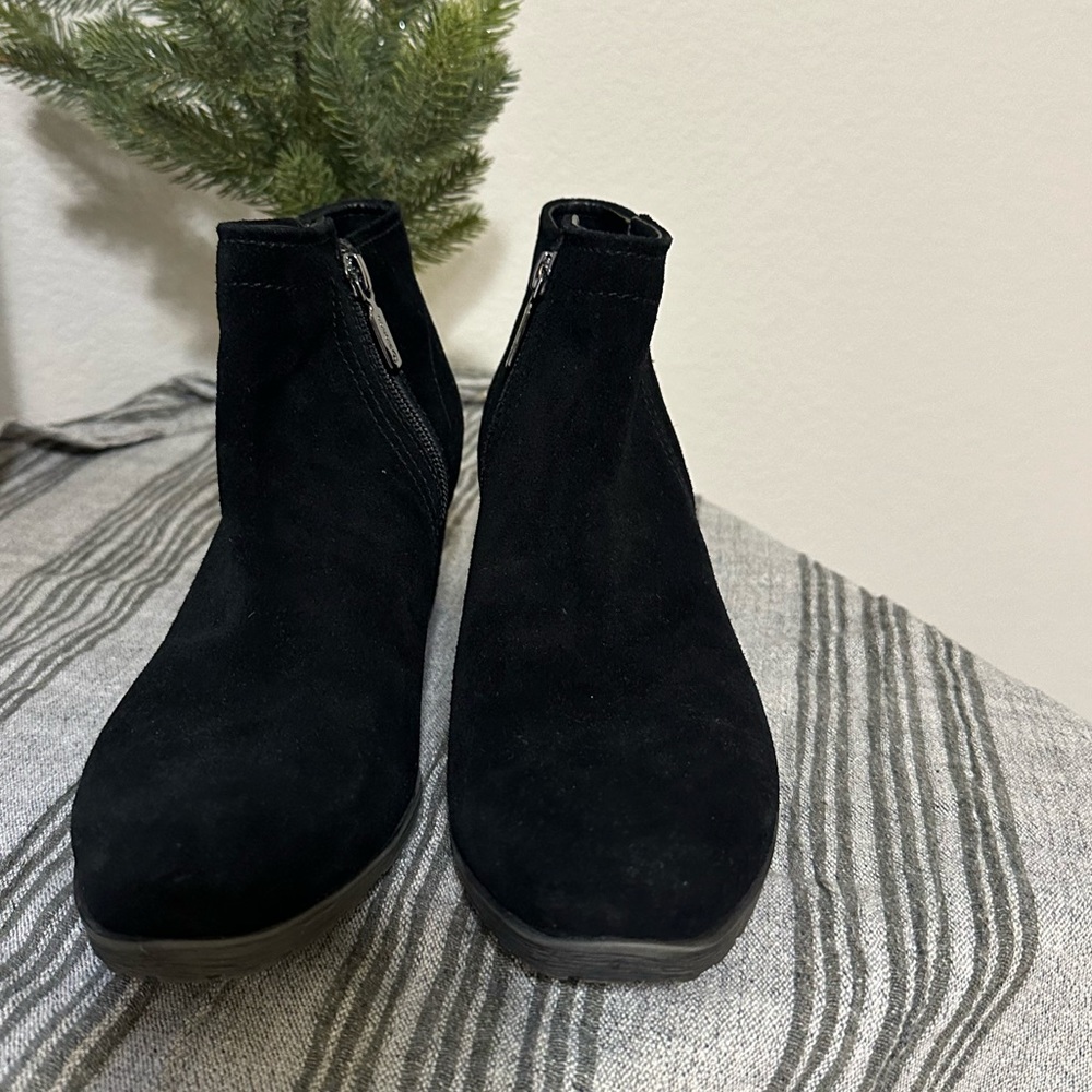 New! Blondo Black Waterproof Suede Leather Booties Size 7.5